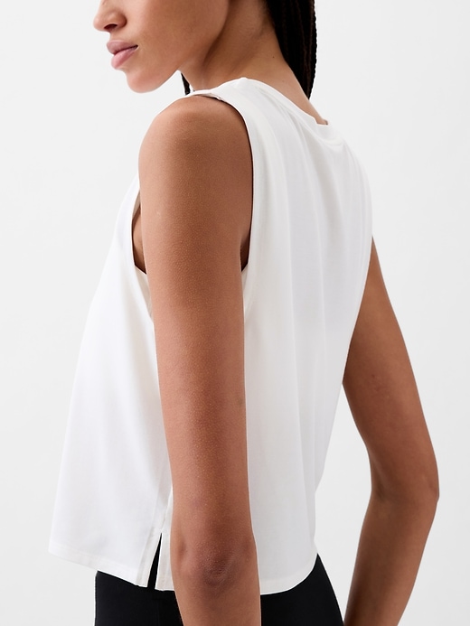 GapFit Breathe Cropped Muscle T-Shirt GapFit Breathe Cropped Muscle T-Shirt