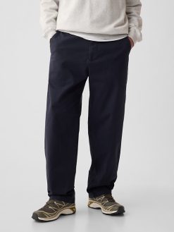 Modern Khakis in Baggy Fit