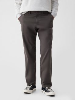 Modern Khakis in Relaxed Fit