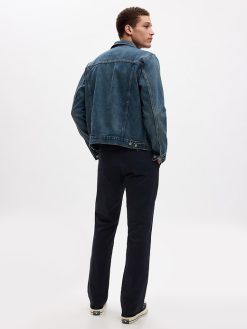 Modern Khakis in Straight Fit