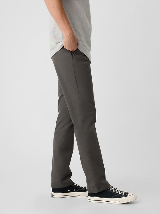 Modern Khakis in Straight Fit Modern Khakis in Straight Fit
