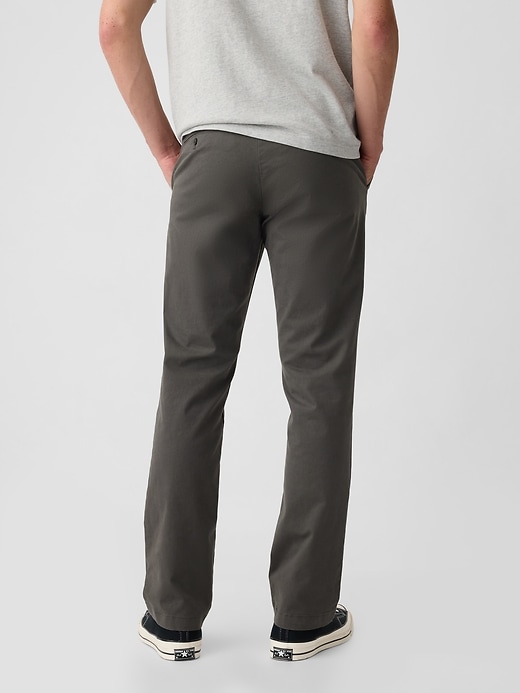 Modern Khakis in Straight Fit Modern Khakis in Straight Fit