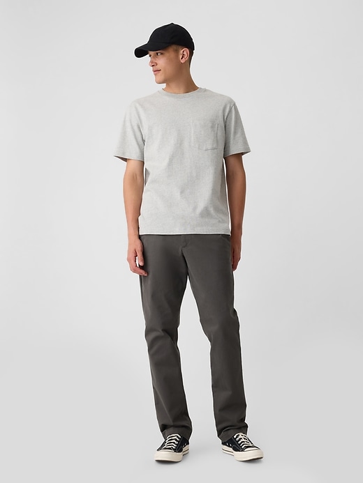 Modern Khakis in Straight Fit Modern Khakis in Straight Fit