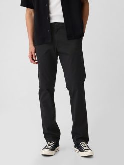 Modern Khakis in Straight Fit