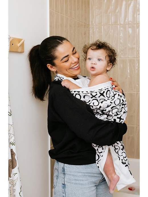 OneBerrie Hello Baby Towel Swaddle Washcloth Bundle OneBerrie Hello Baby Towel Swaddle Washcloth Bundle