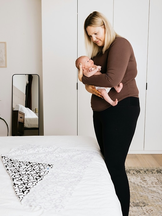 OneBerrie Hello Baby Towel Swaddle Washcloth Bundle OneBerrie Hello Baby Towel Swaddle Washcloth Bundle