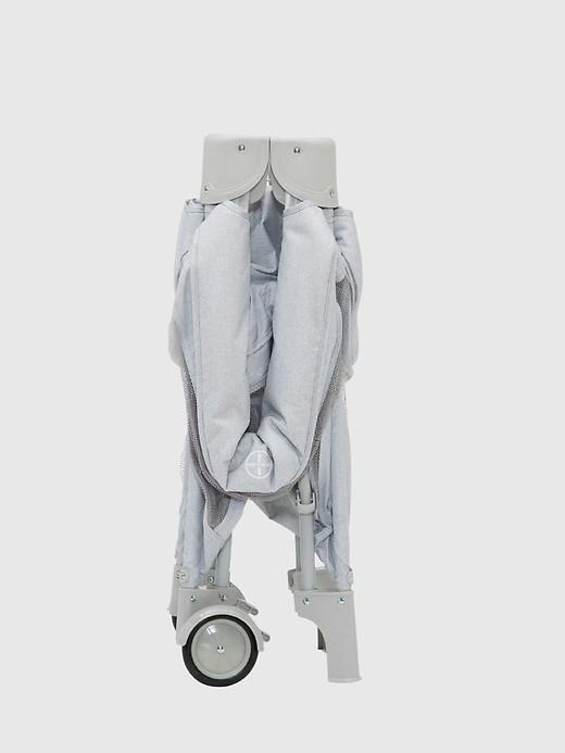 babyGap Deluxe Play Yard babyGap Deluxe Play Yard