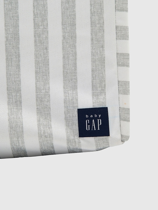 babyGap Deluxe Play Yard babyGap Deluxe Play Yard