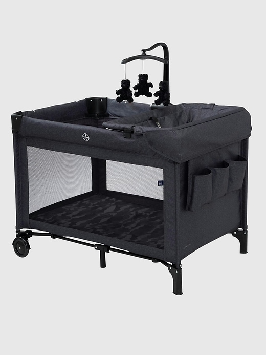 babyGap Deluxe Play Yard babyGap Deluxe Play Yard