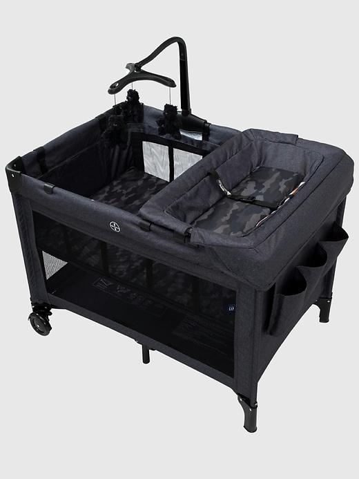 babyGap Deluxe Play Yard babyGap Deluxe Play Yard